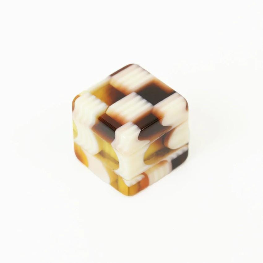 Cohana Sabae Acetate Needle Minder, Wisteria Pastel (Magnetic Sewing Tool)