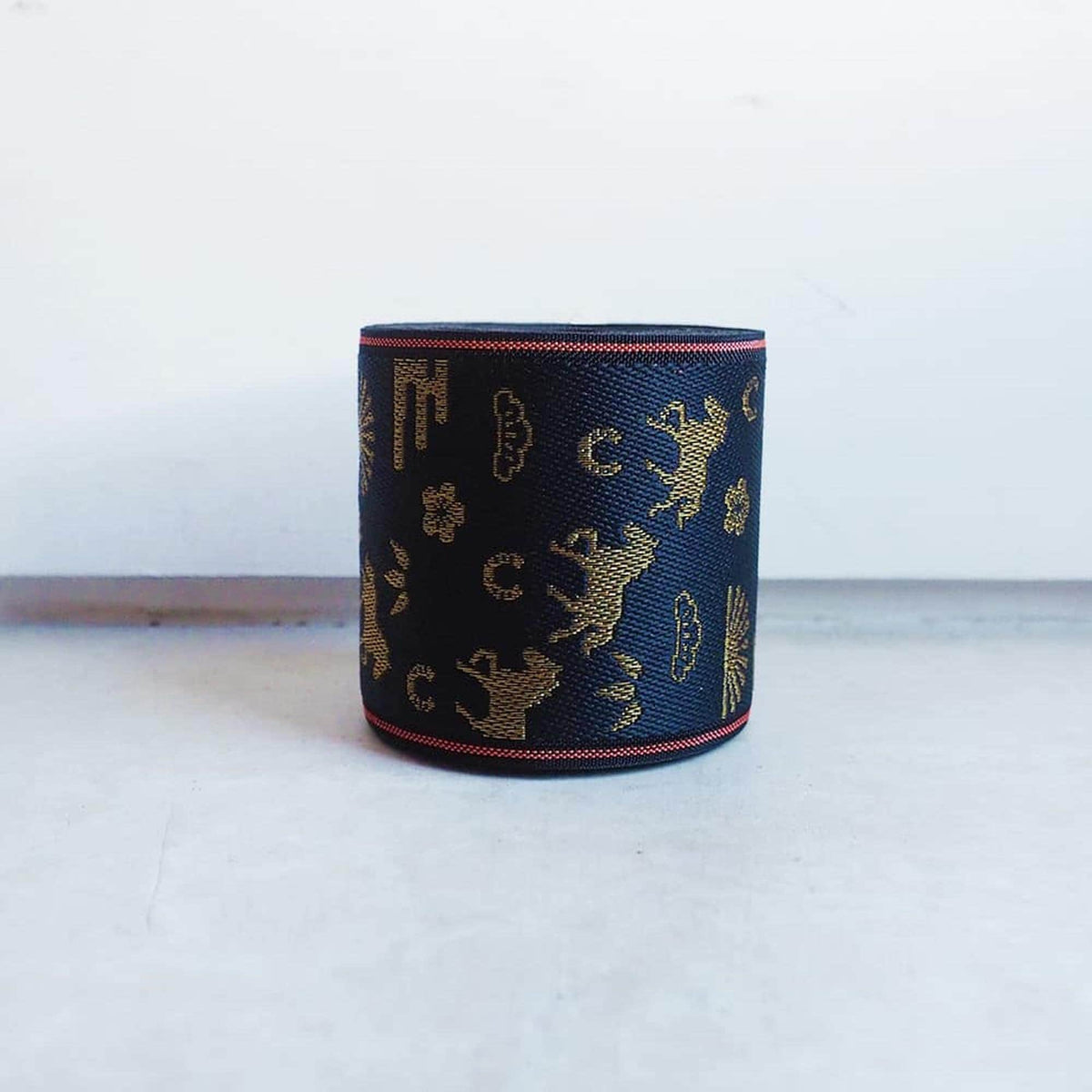 Tatami Edge Tape, Japanese Jacquard Ribbon | Lucky Horse, Black & Gold