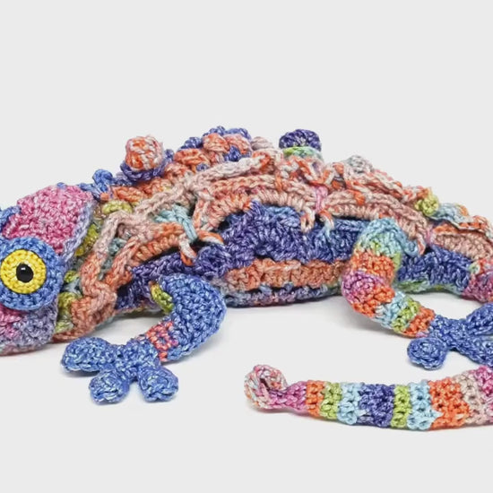 Chameleon Crochet Kit - Japanese Amigurumi with Yarn and Safety Eyes