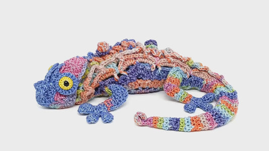 Chameleon Crochet Kit - Japanese Amigurumi with Yarn and Safety Eyes